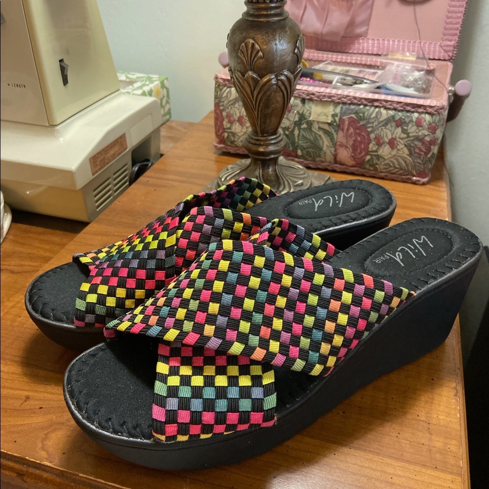 Cute 90’s style walking shoes